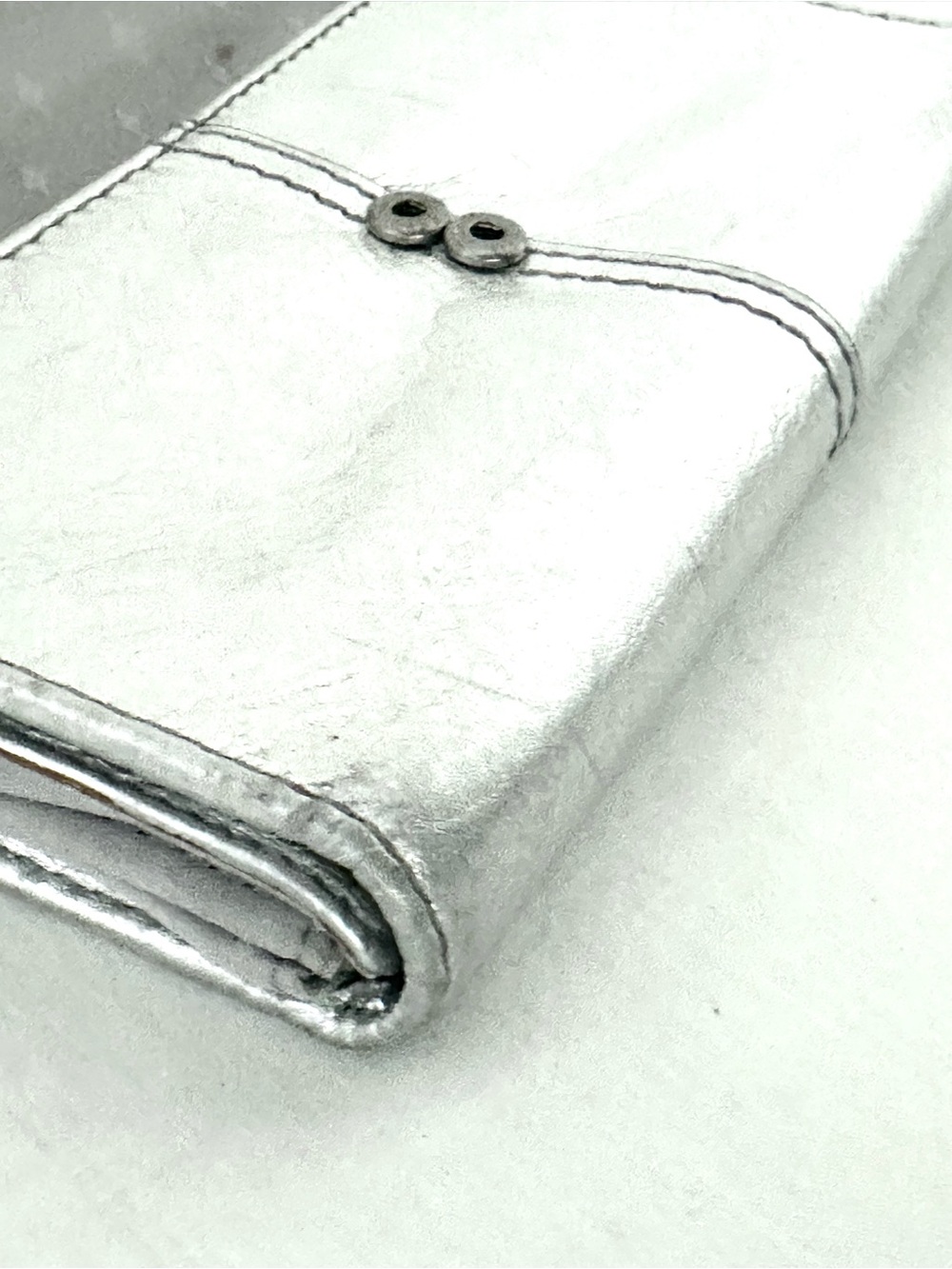 Fossil Maddox Vintage Leather Long Trifold Snap Wallet in Silver - Picture 8 of 10